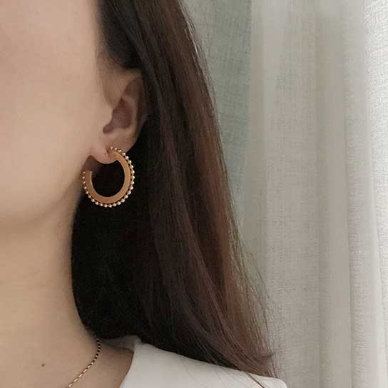 gold hoop earrings  jewellery frenelle kagi