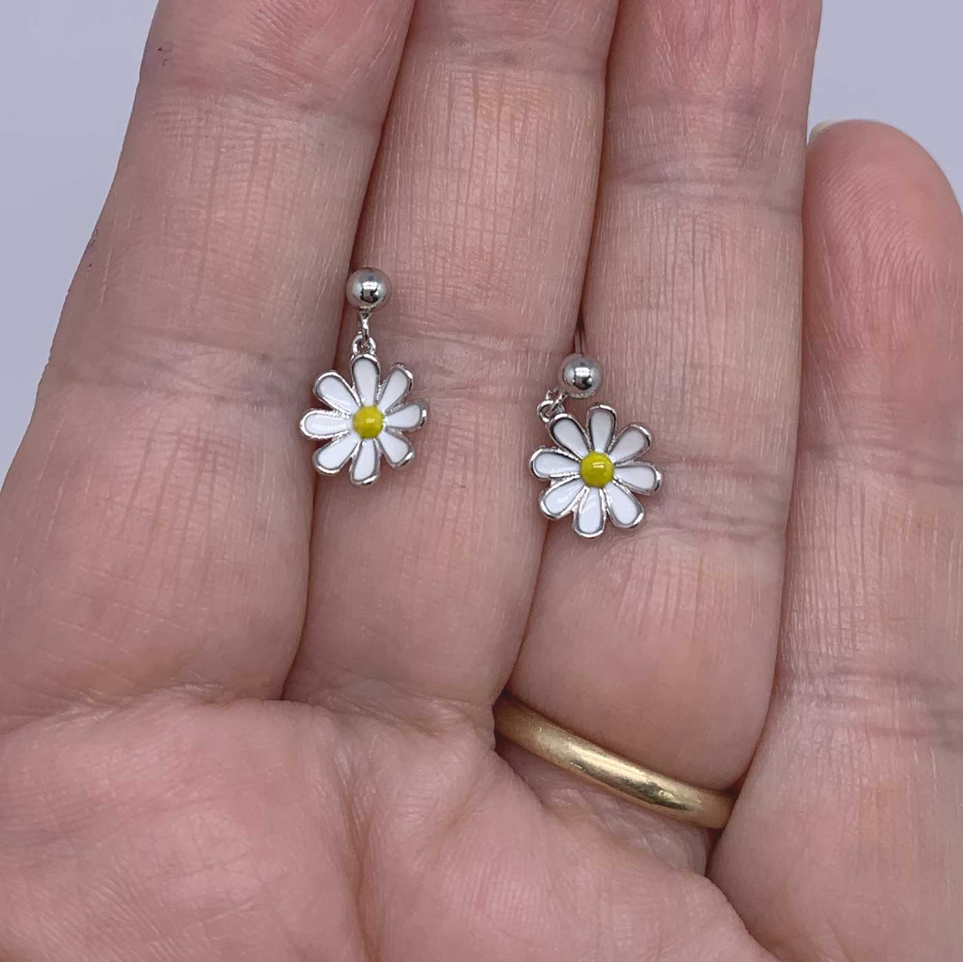 silver yellow daisy earring