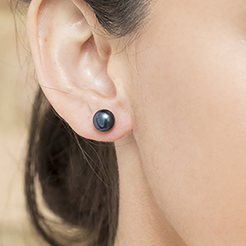 black pearl stud earrings