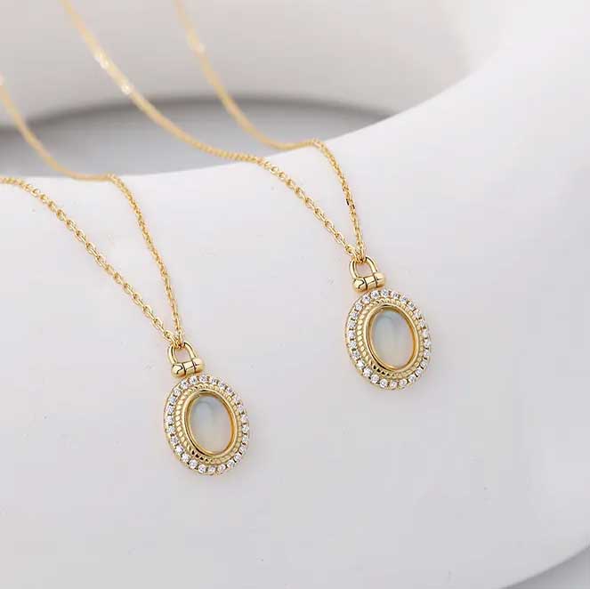 gold necklace jewellery woman nz