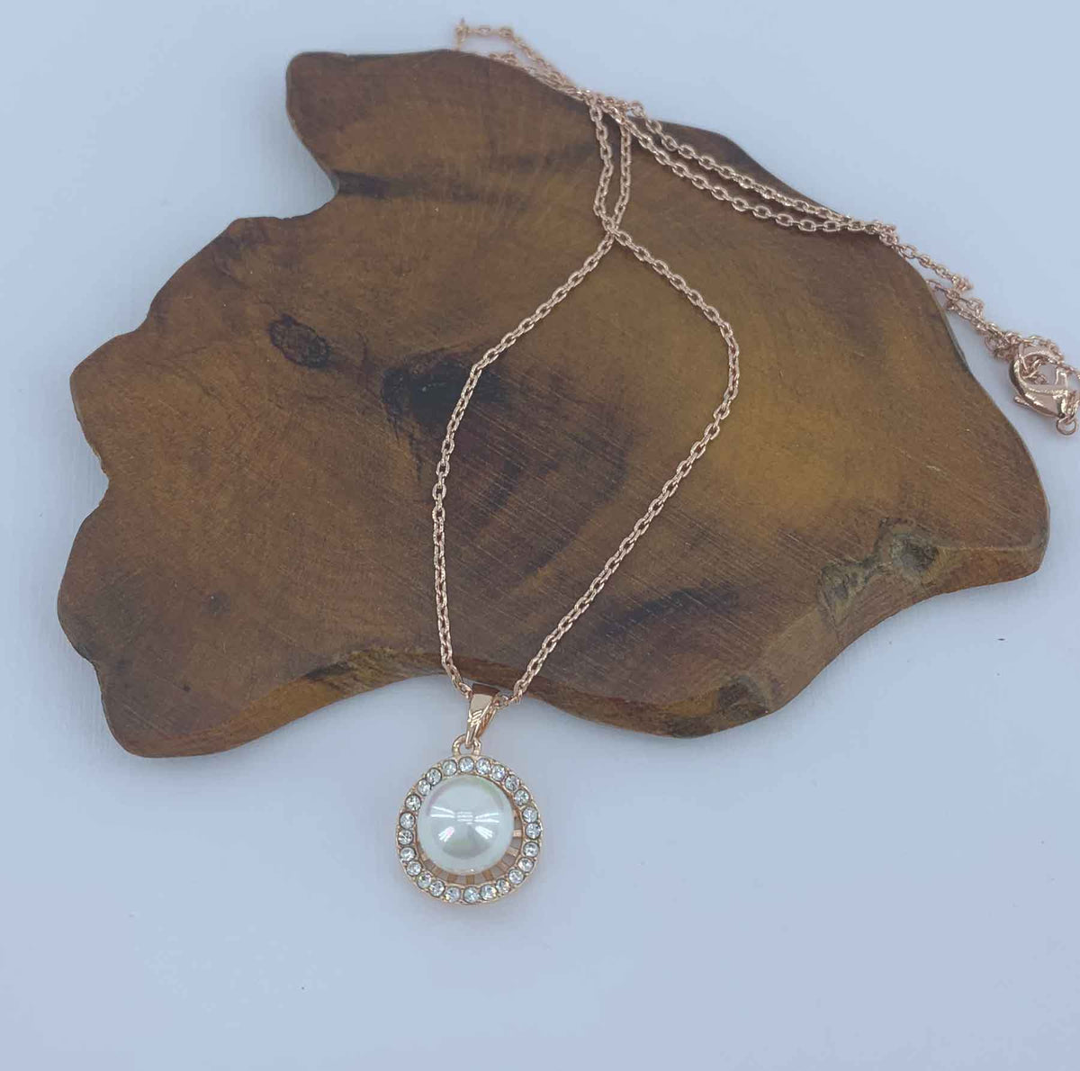Frenelle Jewellery pearl crystal rose gold necklace