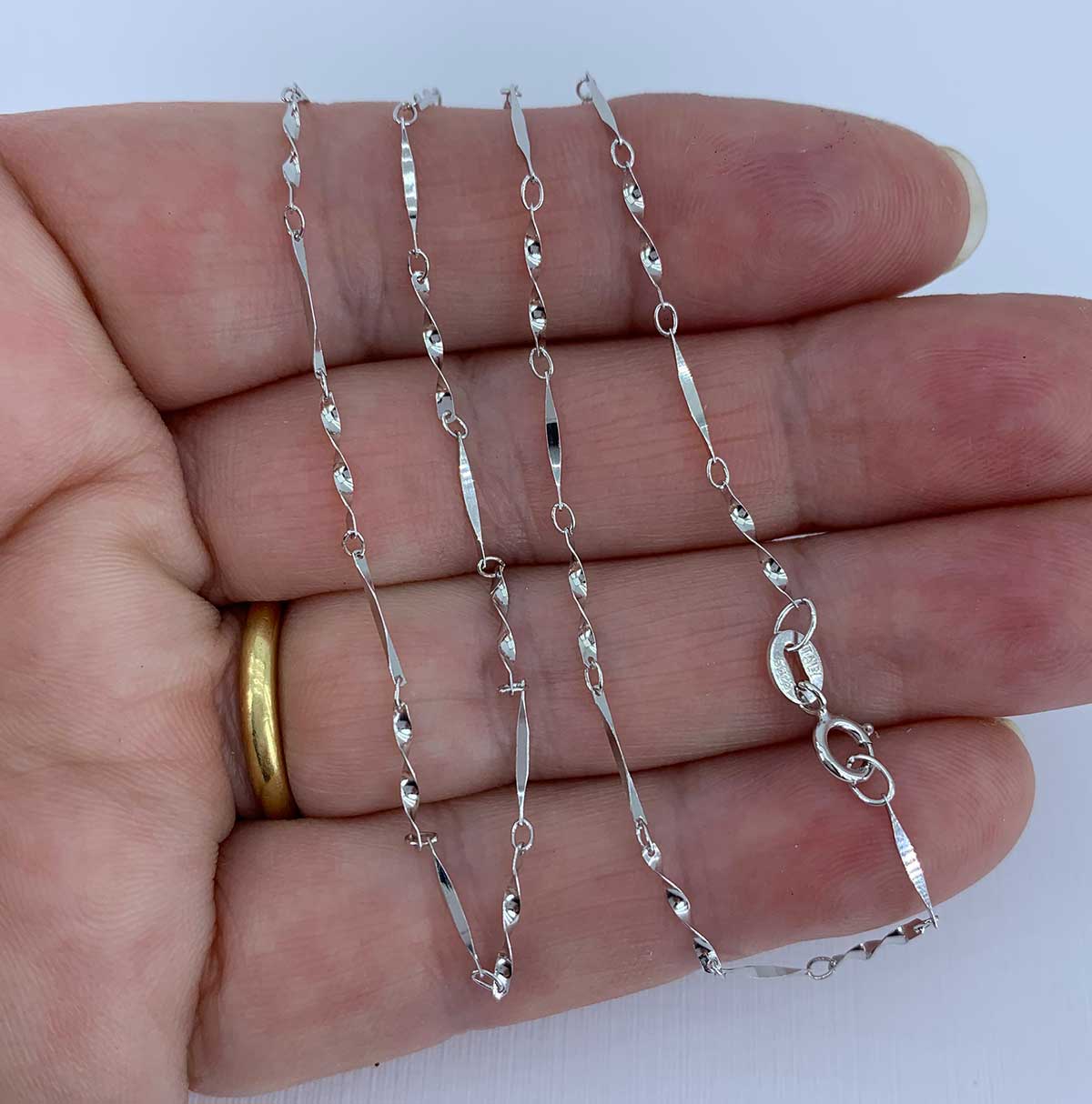 silver necklace chain twisted links