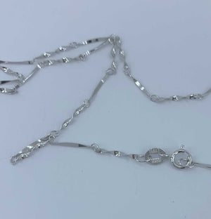 silver necklace chain twisted links