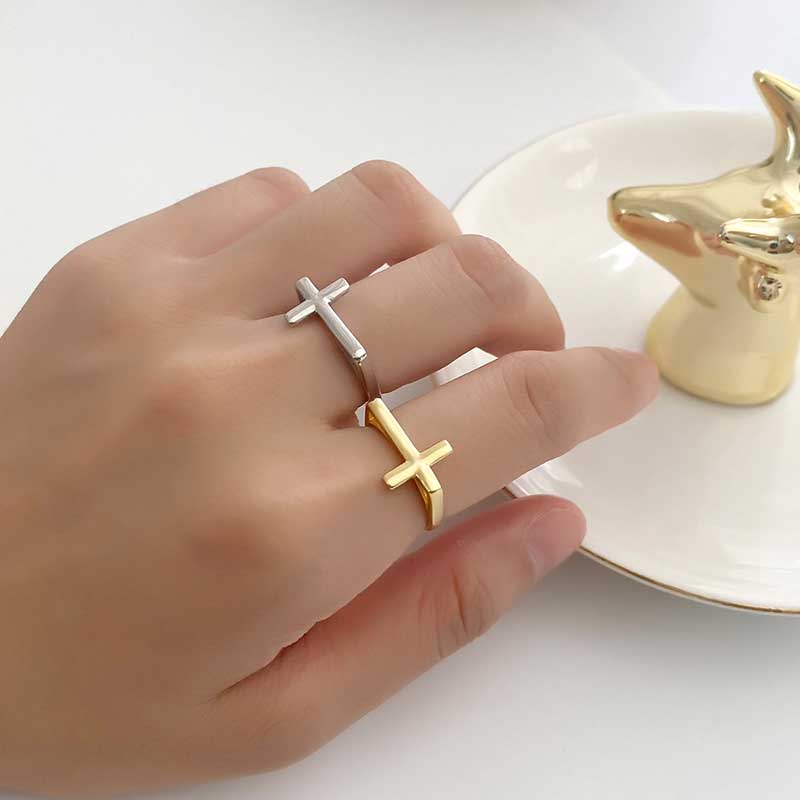 10k Yellow Gold Cross Ring - Midas Jewelry