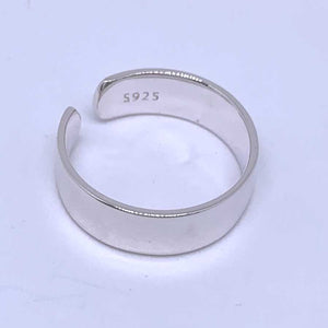 plain modern silver band ring