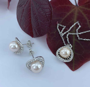 18K White Gold Pearl Crystal Earrings "Delia"
