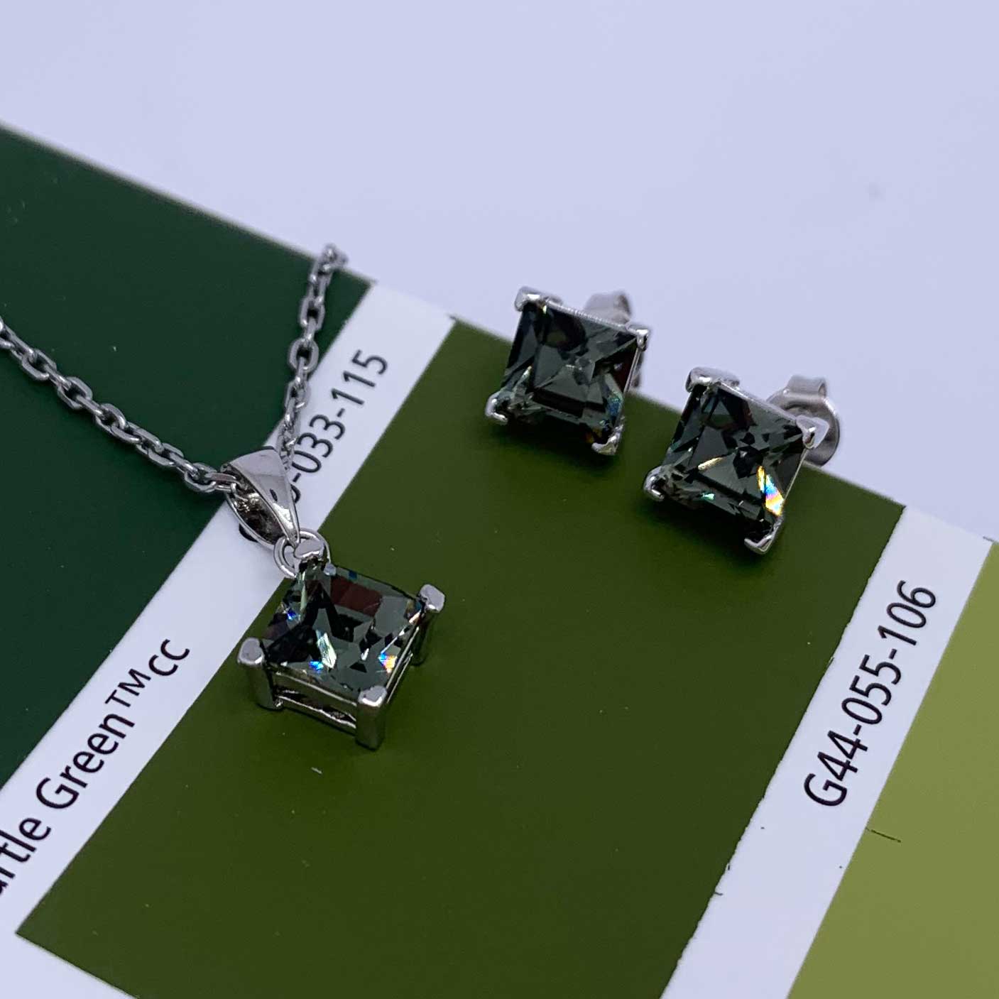 green crystal jewellery set