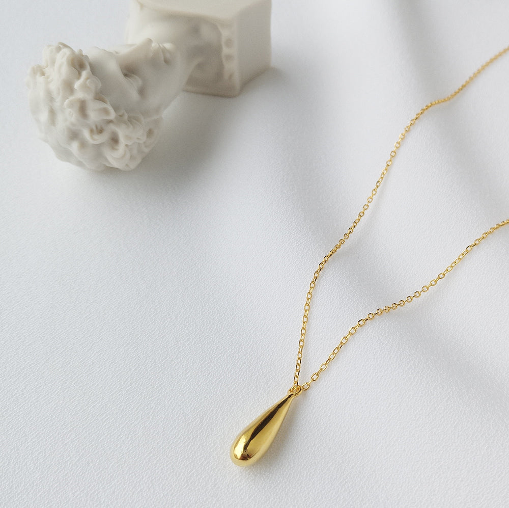 gold water drop pendant necklace