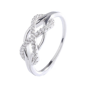 925 Sterling Silver Ring with CZ diamonds 
