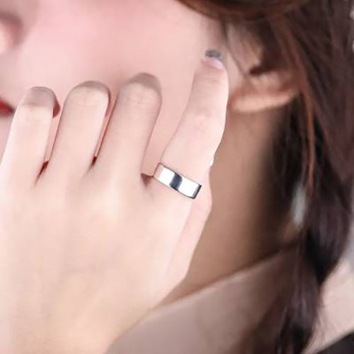 plain modern silver band ring