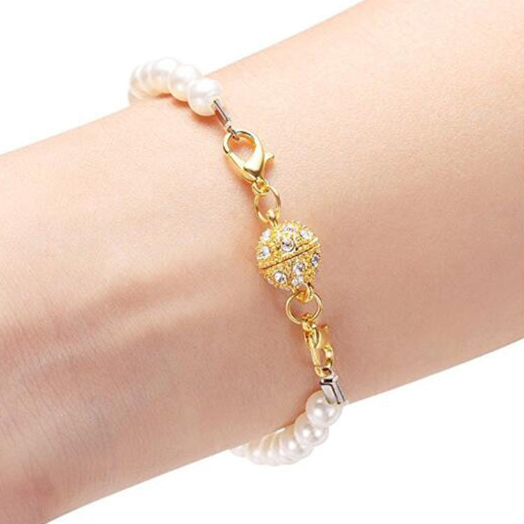 Necklace or bracelet difficult to do up?  HERE'S THE ANSWER! Gold magnetic clasp
